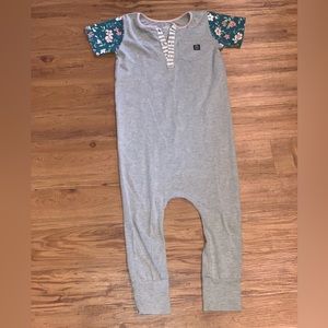 Rags to Raches girls romper